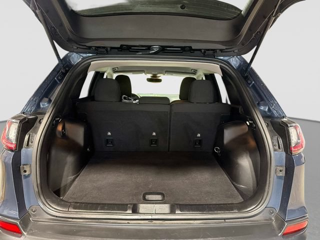 Used 2021 Jeep Cherokee Latitude FWD image 11