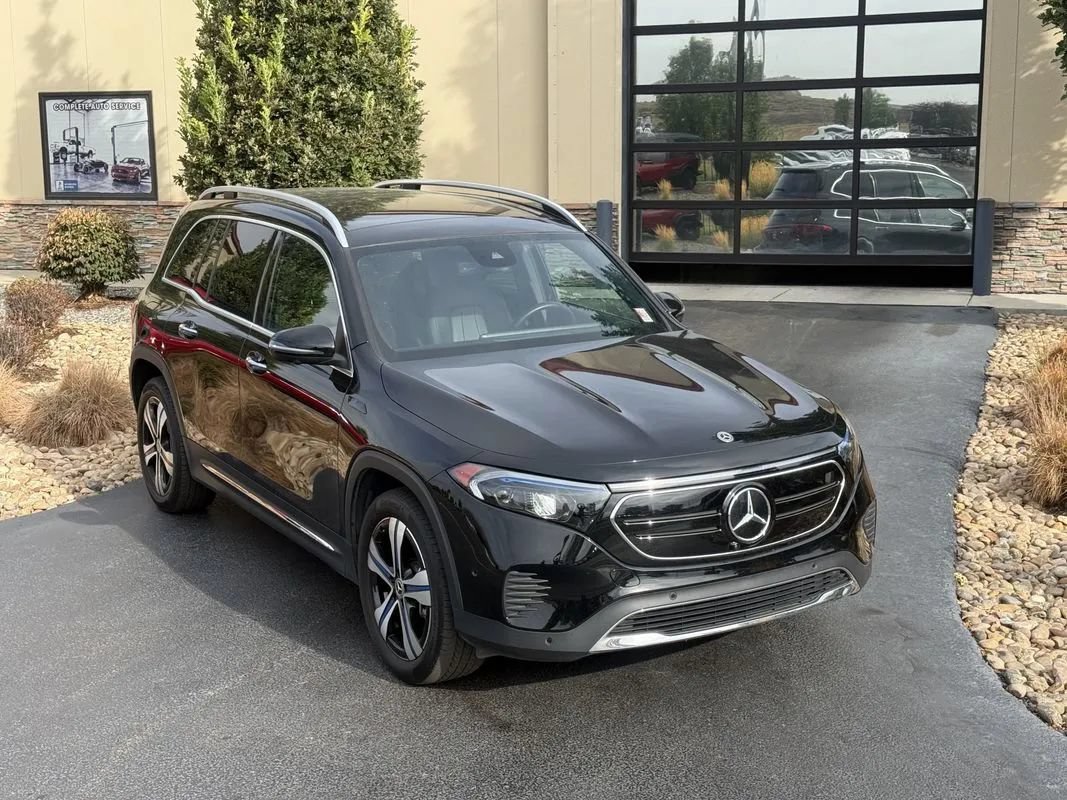 Used 2023 Mercedes-Benz EQB 350 4MATIC SUV w/ Pinnacle Package image 26