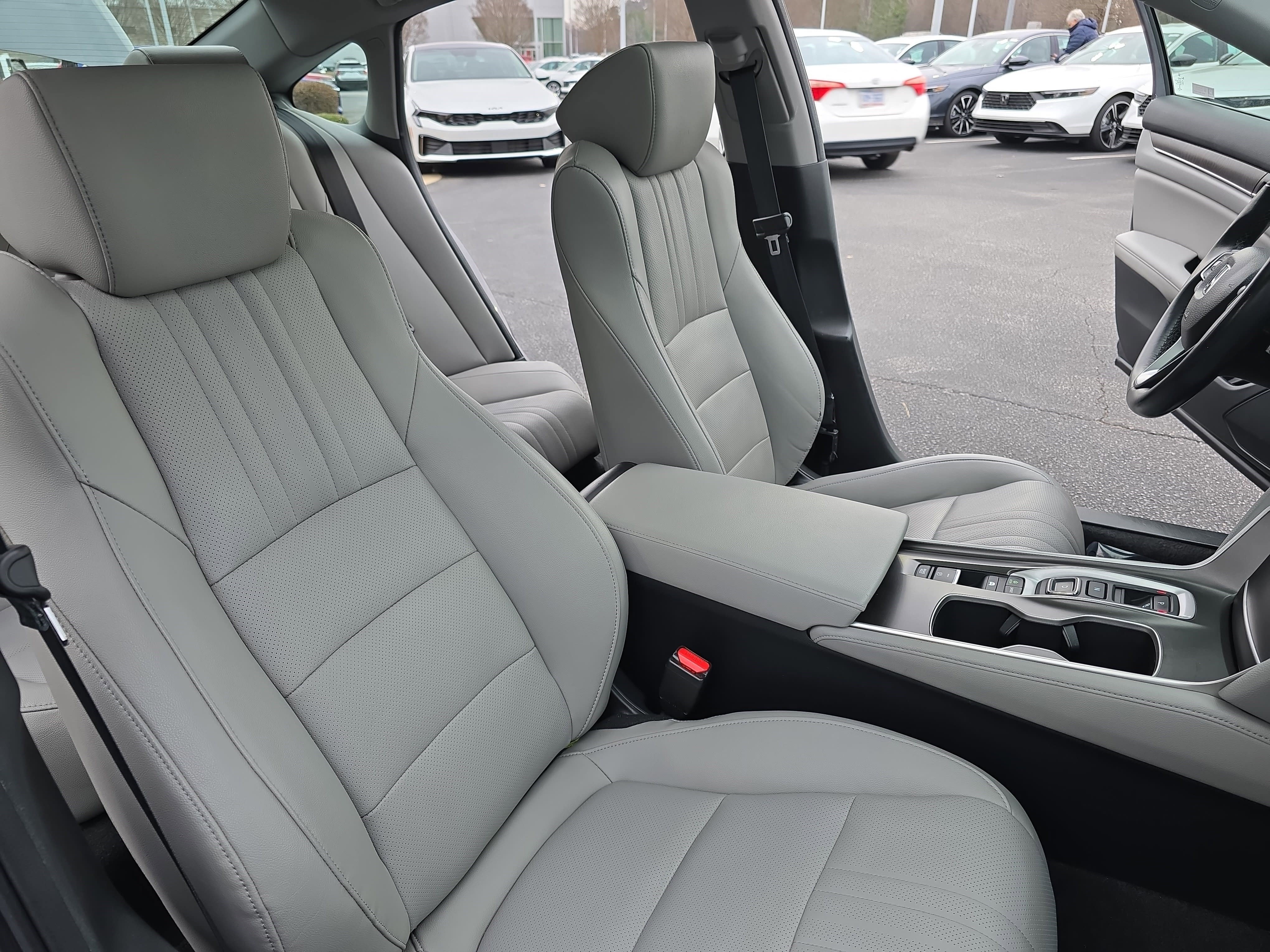 Used 2020 Honda Accord Touring image 10