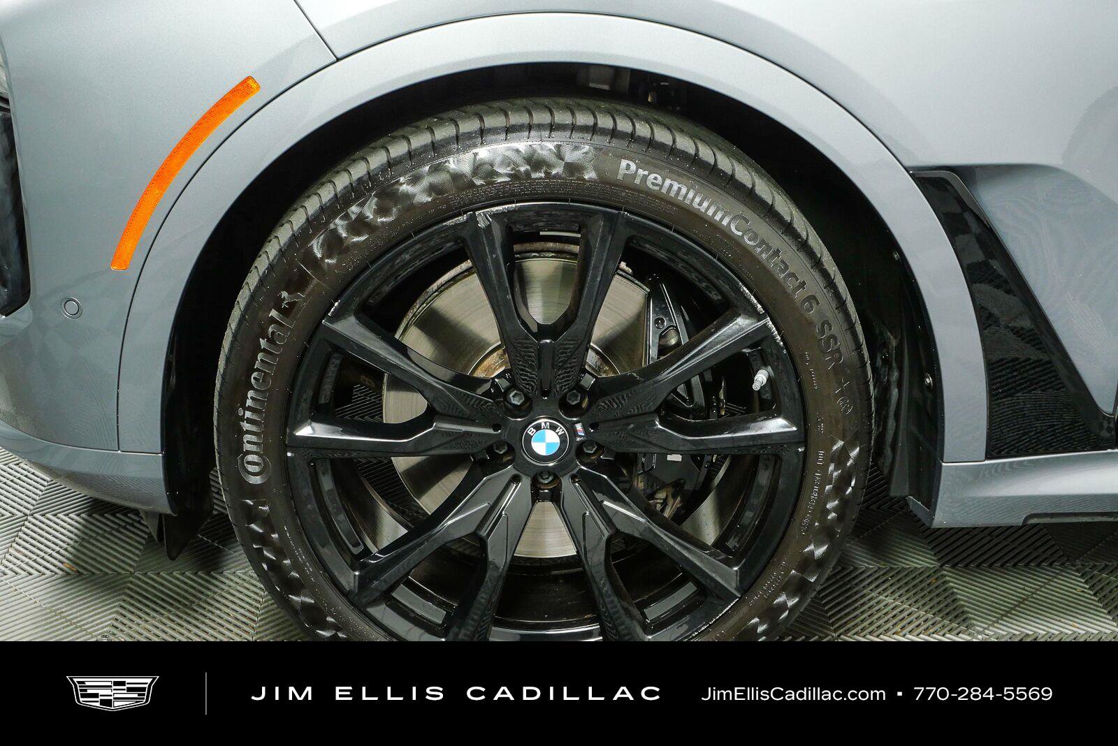 Used 2024 BMW X7 xDrive40i w/ M Sport Package AWD/4WD image 41