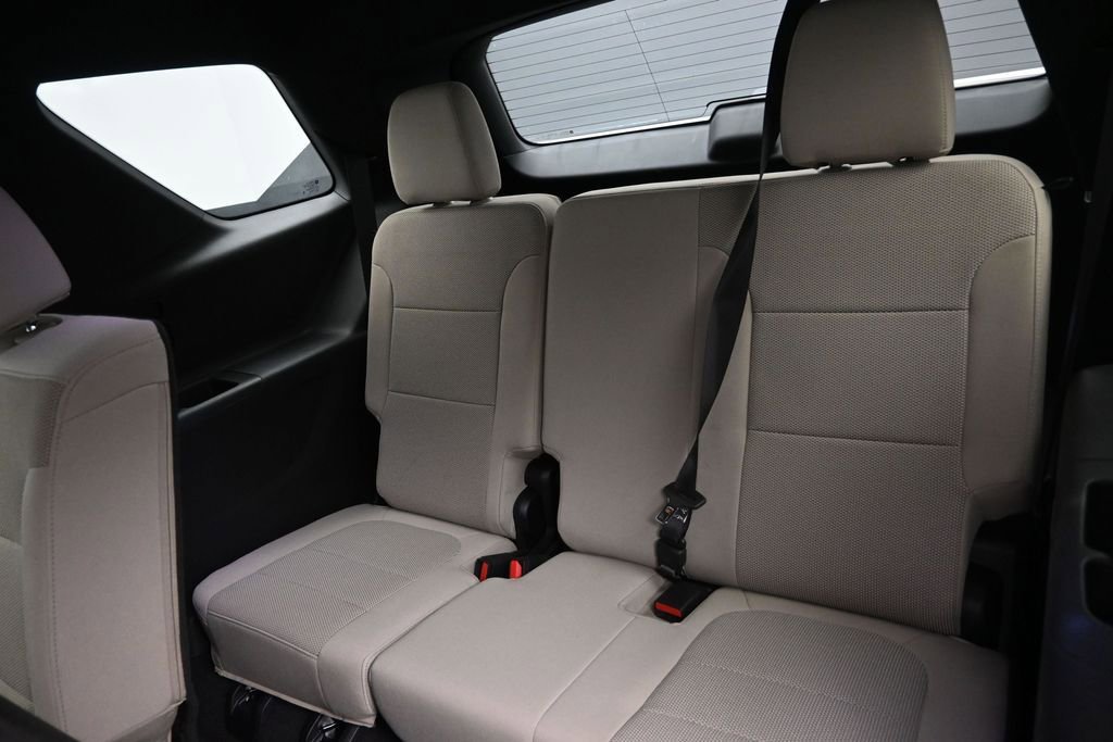 Used 2023 Chevrolet Traverse LS FWD image 15