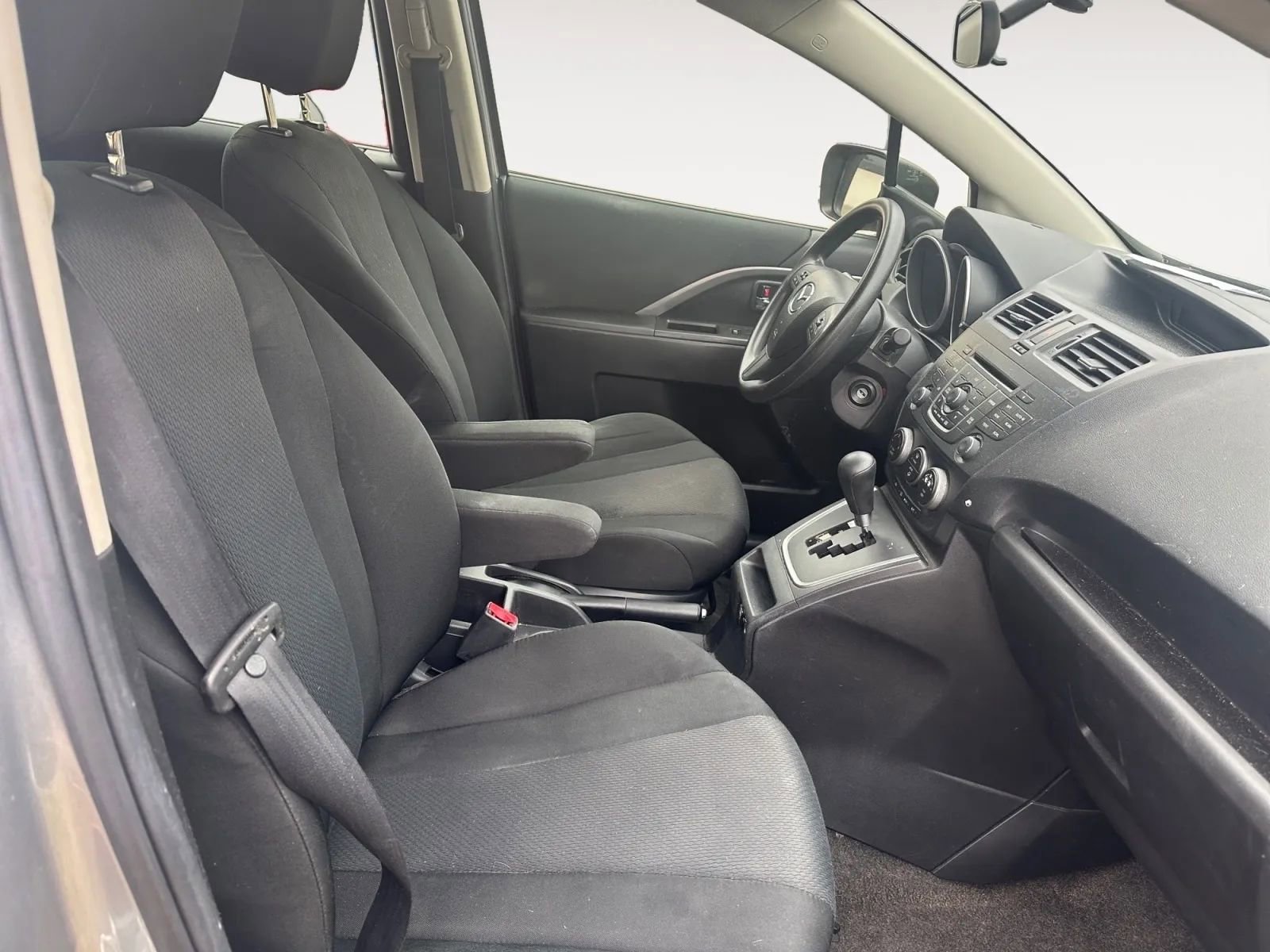 Used 2014 MAZDA MAZDA5 Sport FWD image 5