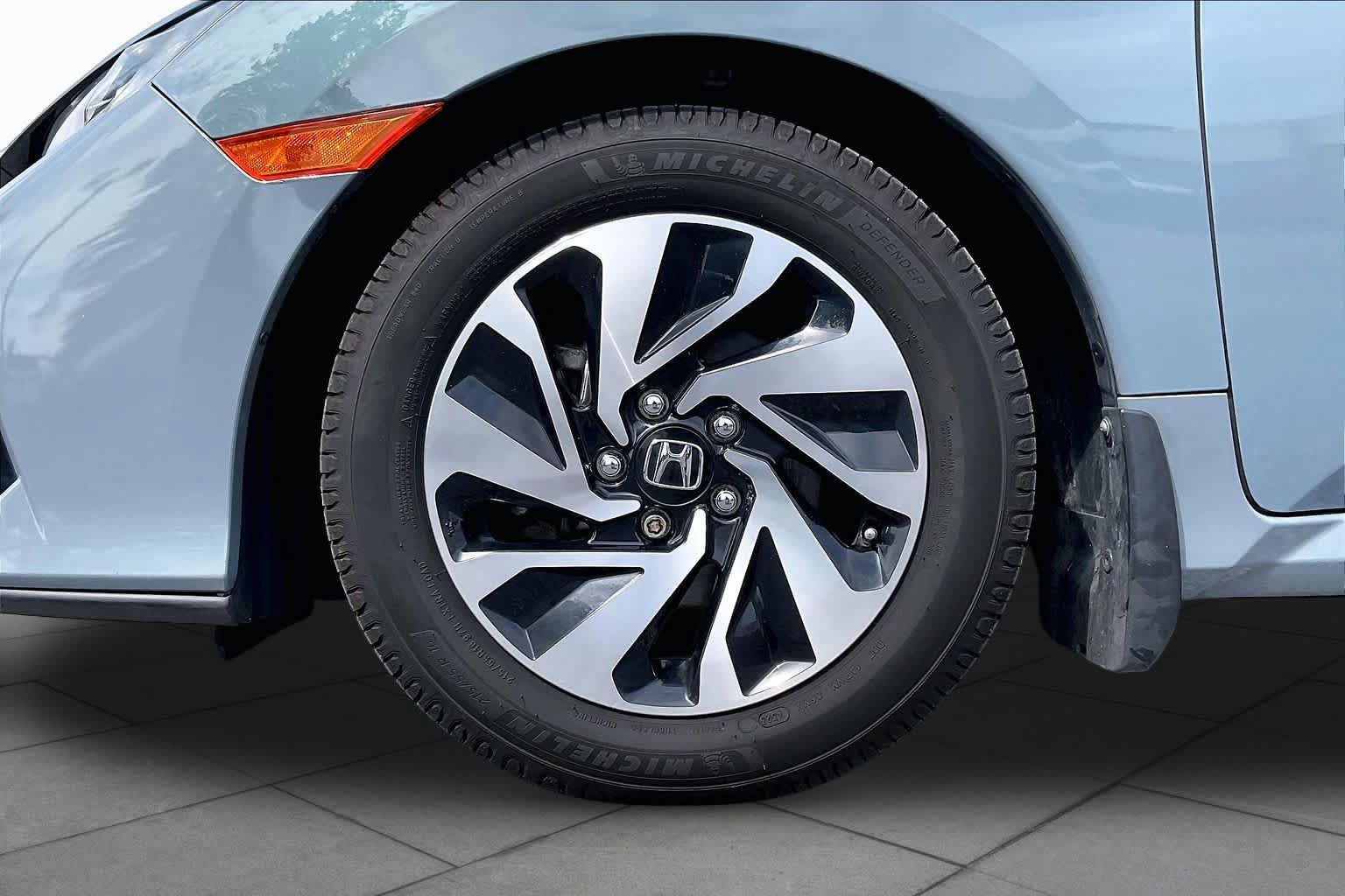 Used 2019 Honda Civic LX image 9