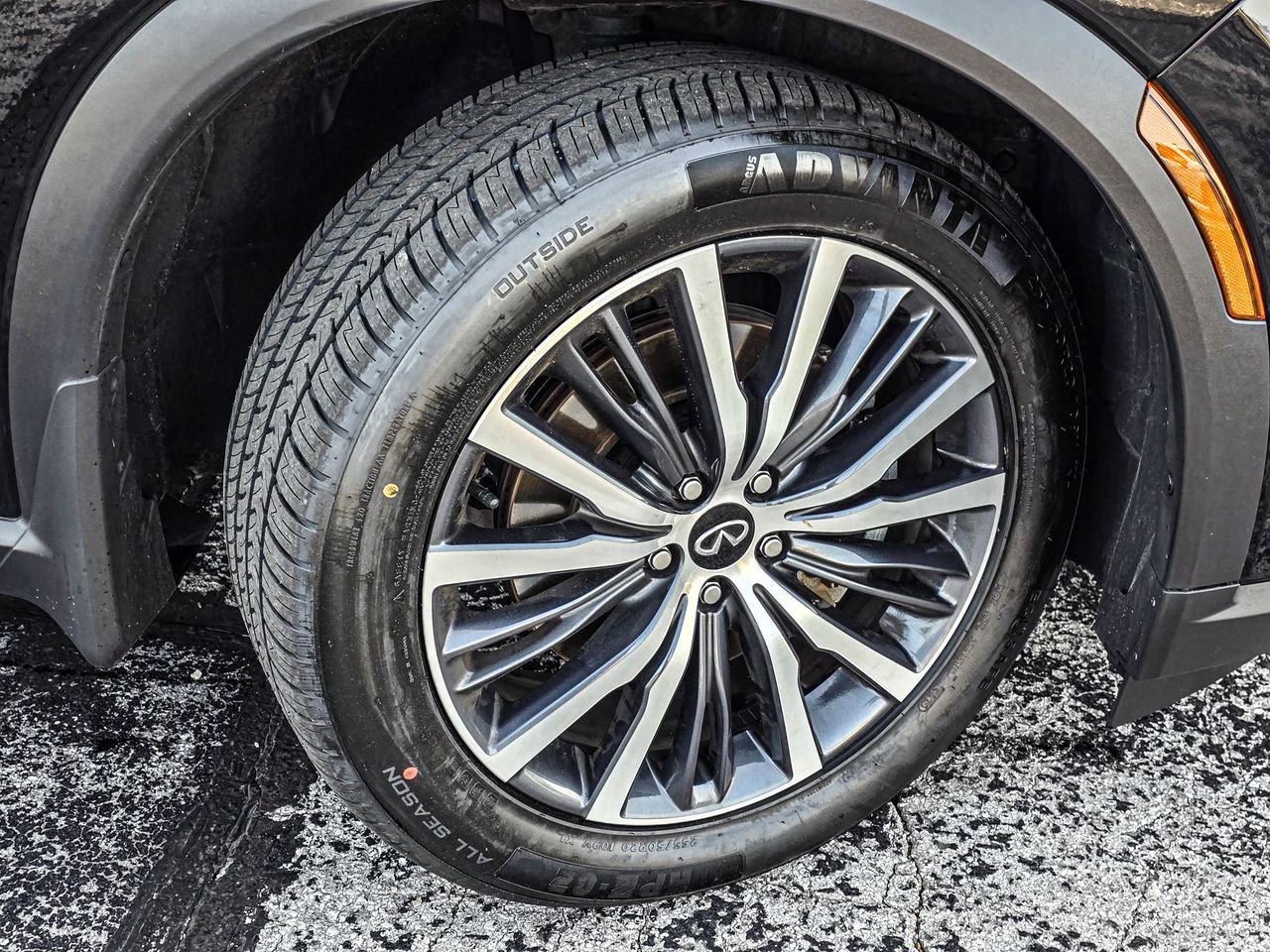 Used 2025 INFINITI QX60 Sensory w/ Vision Package AWD/4WD image 8