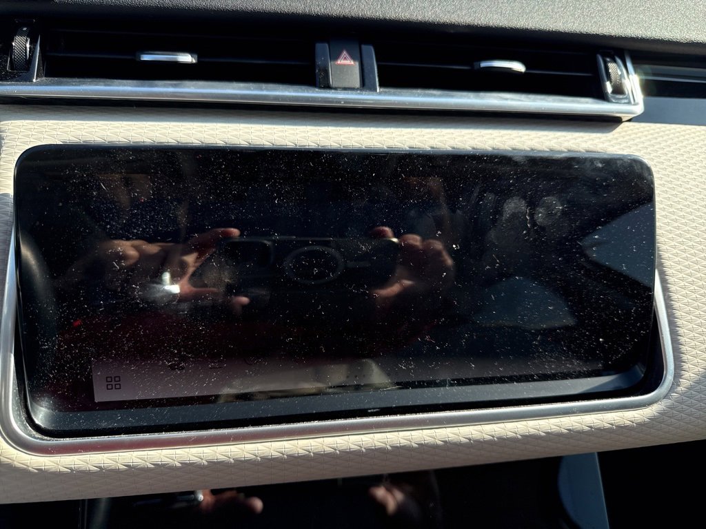 Used 2023 Land Rover Range Rover Velar R-Dynamic S image 9