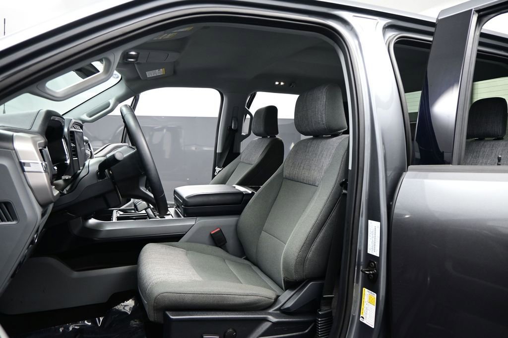 Used 2023 Ford F150 Lightning XLT AWD/4WD image 9