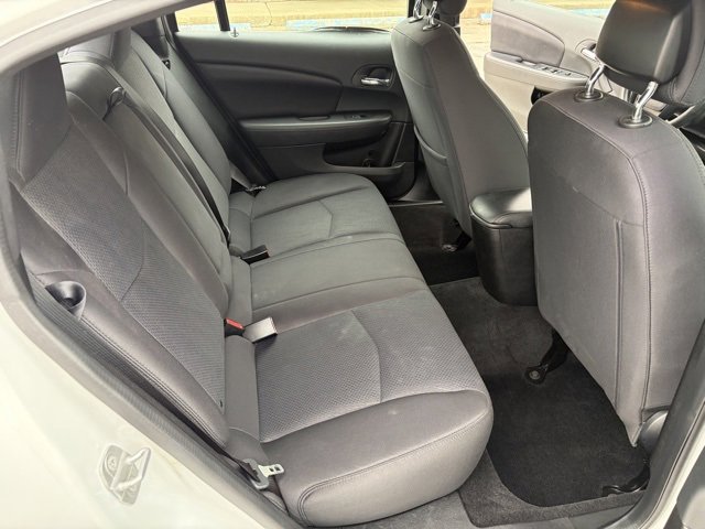 Used 2014 Chrysler 200 LX image 31