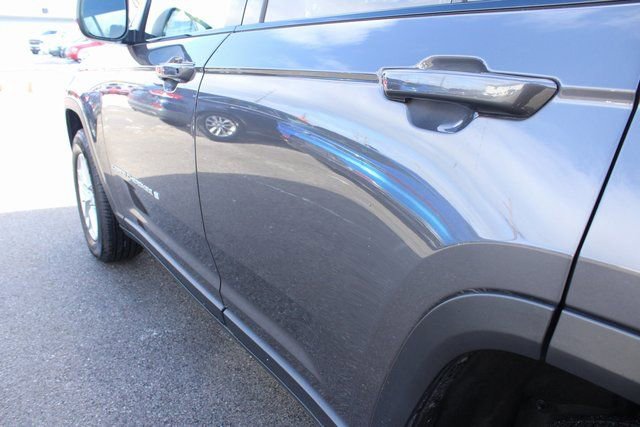 Used 2024 Jeep Grand Cherokee Laredo image 45