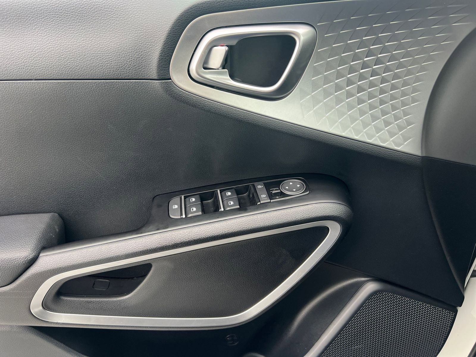 Used 2025 Kia Soul LX w/ LX Technology Package image 20