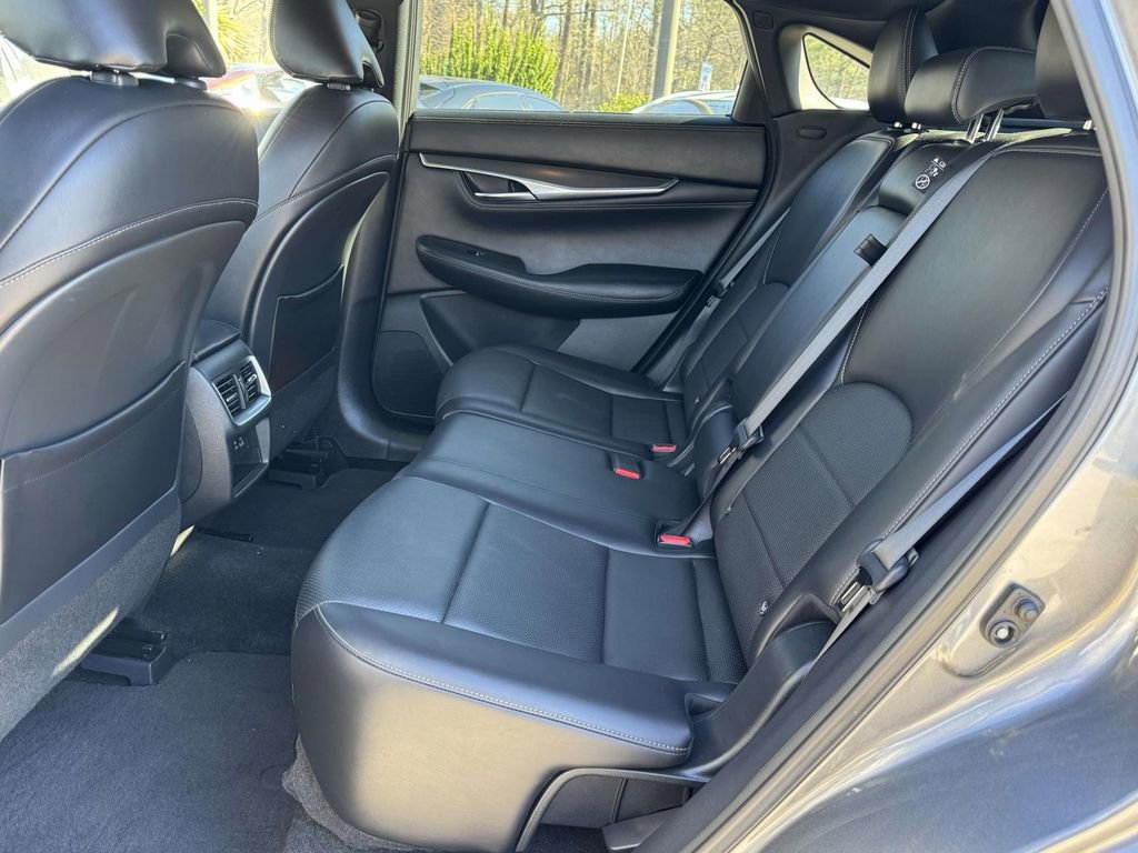 Used 2023 INFINITI QX55 Luxe w/ Cargo Package image 16