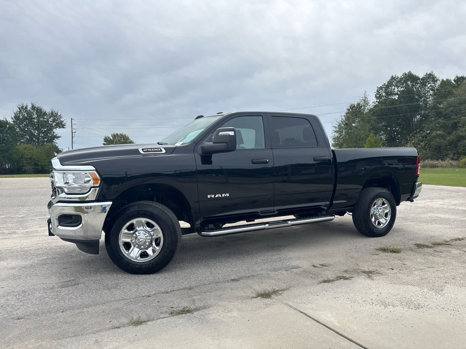 Used 2024 RAM 2500 Big Horn w/ Bed Utility Group image 3