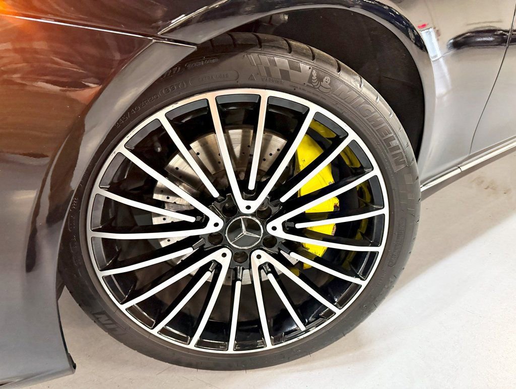 Used 2014 Mercedes-Benz S 550 Sedan image 2