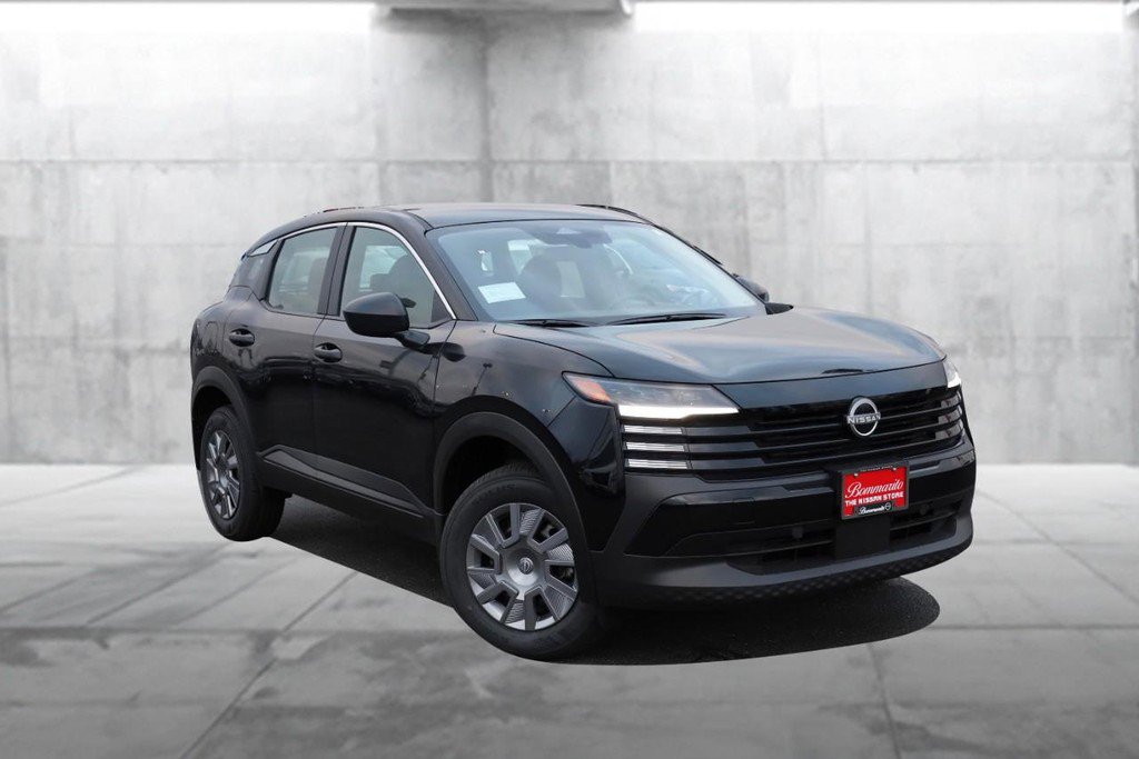 New 2026 Nissan Kicks S image 2