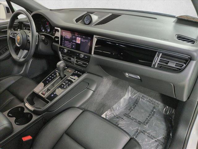 Certified 2025 Porsche Macan Turbo image 23