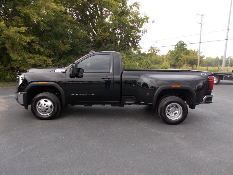 Used 2024 GMC Sierra 3500 SLE w/ SLE Convenience Package image 3