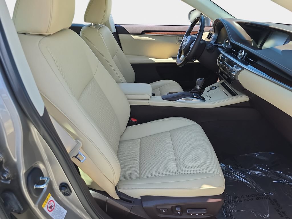 Used 2017 Lexus ES 350 w/ Navigation System Package FWD image 12