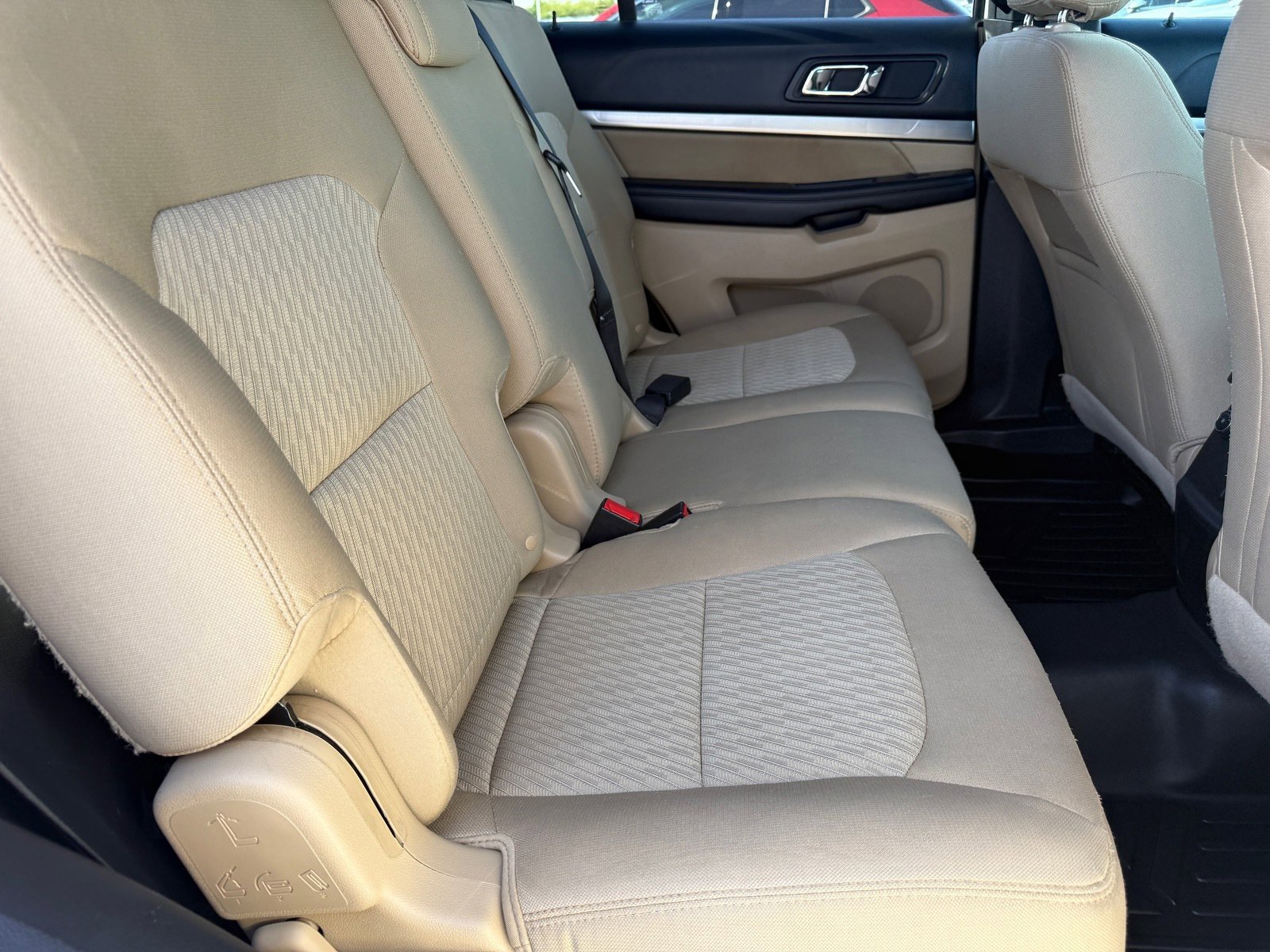 Used 2016 Ford Explorer FWD image 26