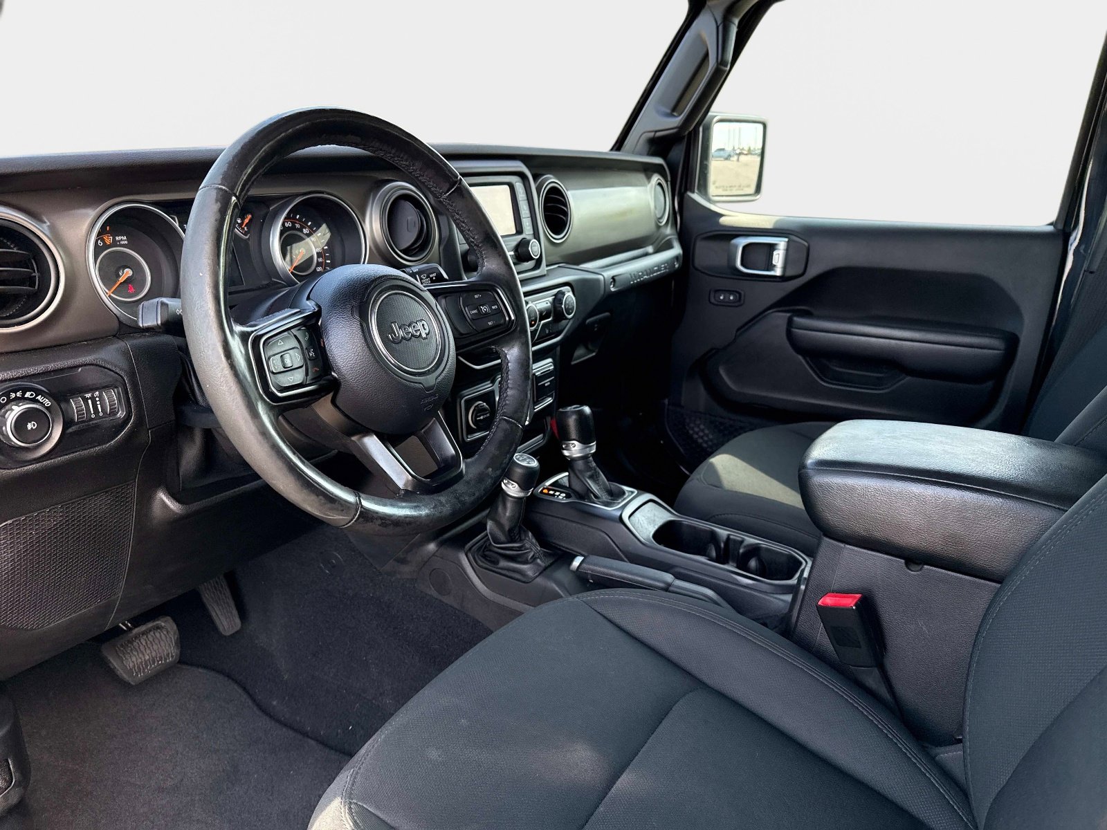 Used 2018 Jeep Wrangler Unlimited Sport S AWD/4WD image 31