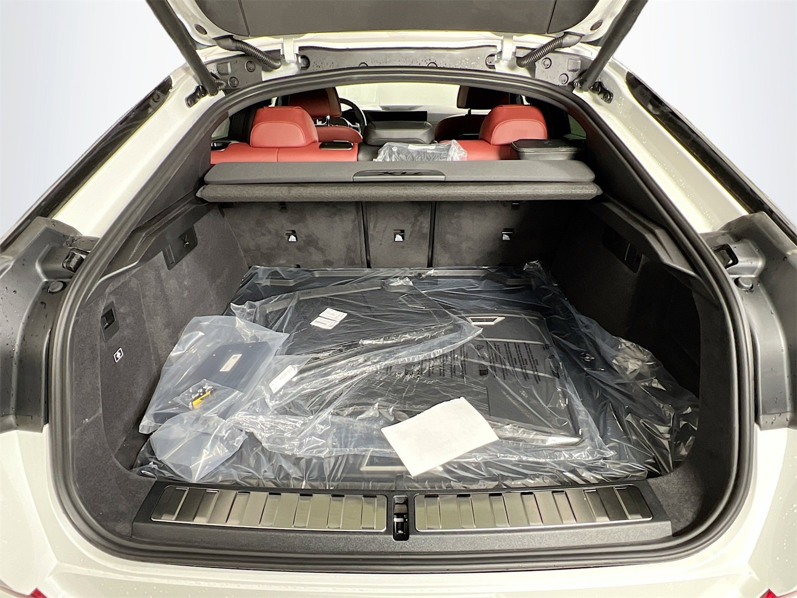 New 2026 BMW X6 xDrive40i w/ Climate Comfort Package image 29