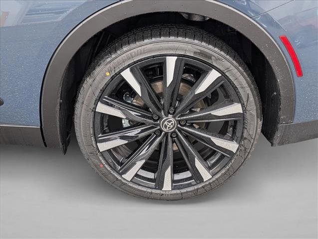 New 2026 Toyota Crown Platinum image 17