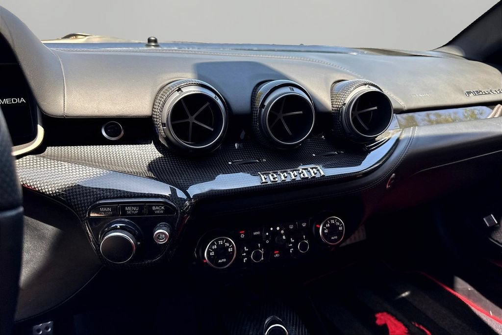 Used 2014 Ferrari F12 Berlinetta RWD image 10