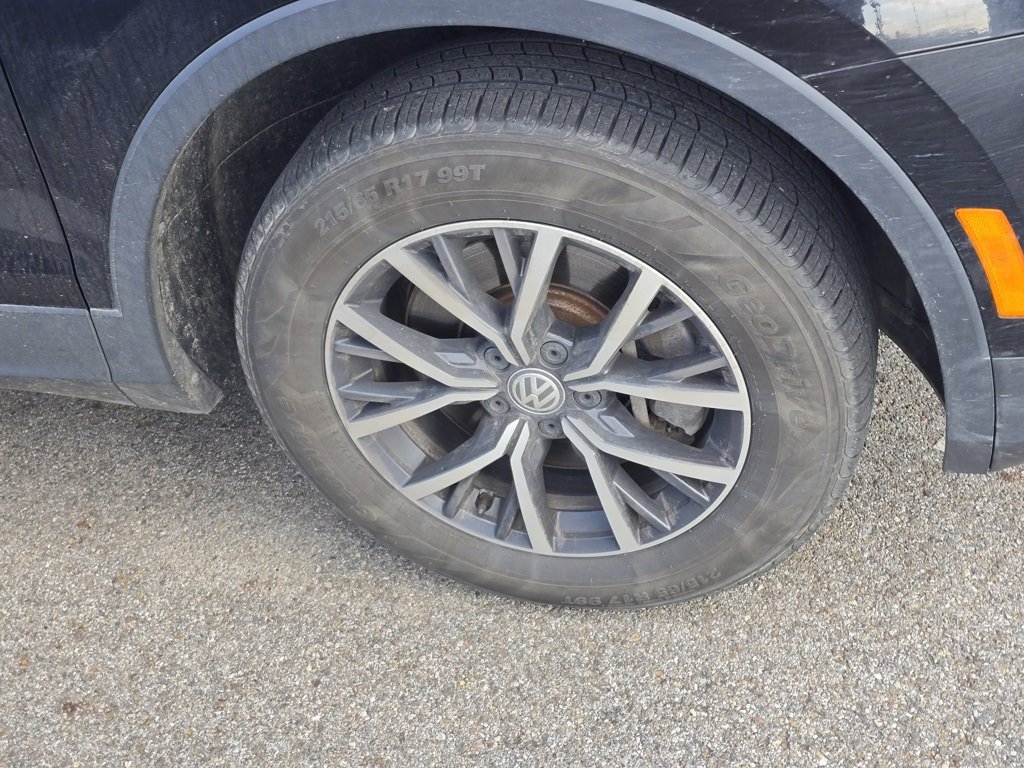 Used 2020 Volkswagen Tiguan SE image 5