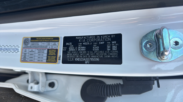 Certified 2025 Kia Soul S FWD image 34