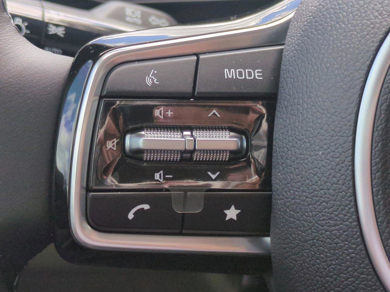 New 2026 Kia Sportage EX image 25