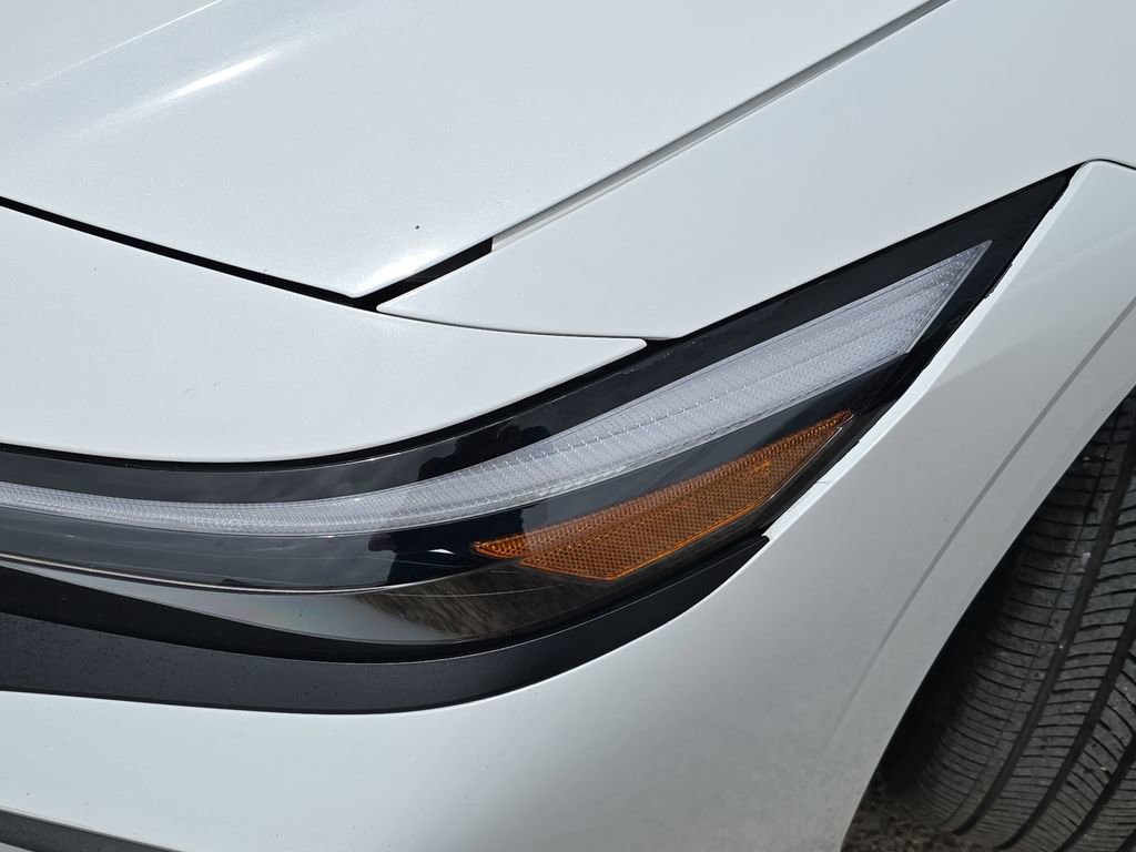 Certified 2024 Hyundai Elantra SEL image 29