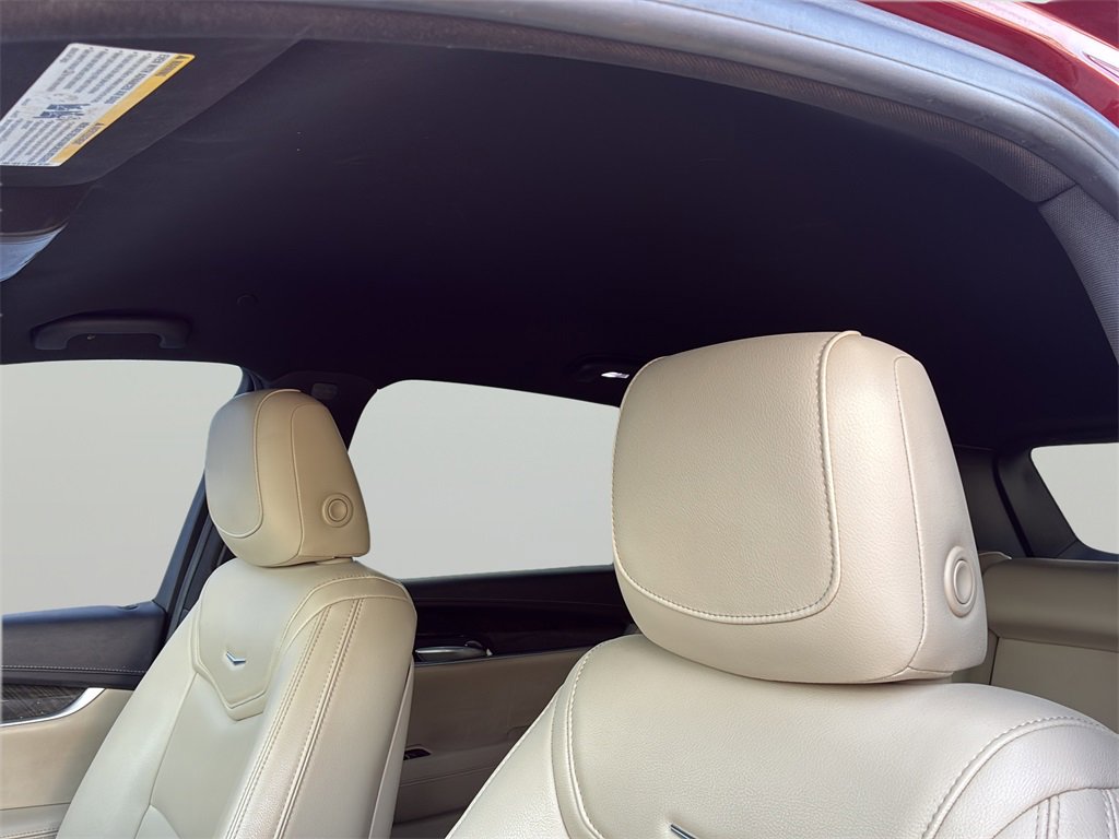 Used 2018 Cadillac XT5 FWD image 11