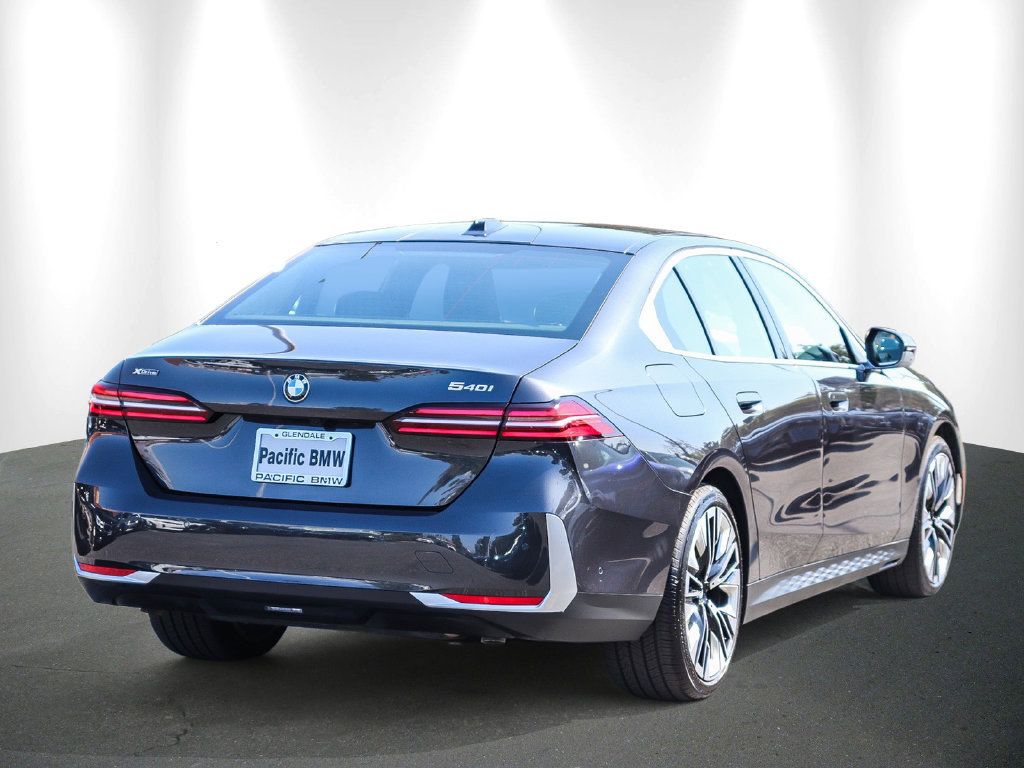 Used 2027 BMW 540i xDrive AWD/4WD image 6