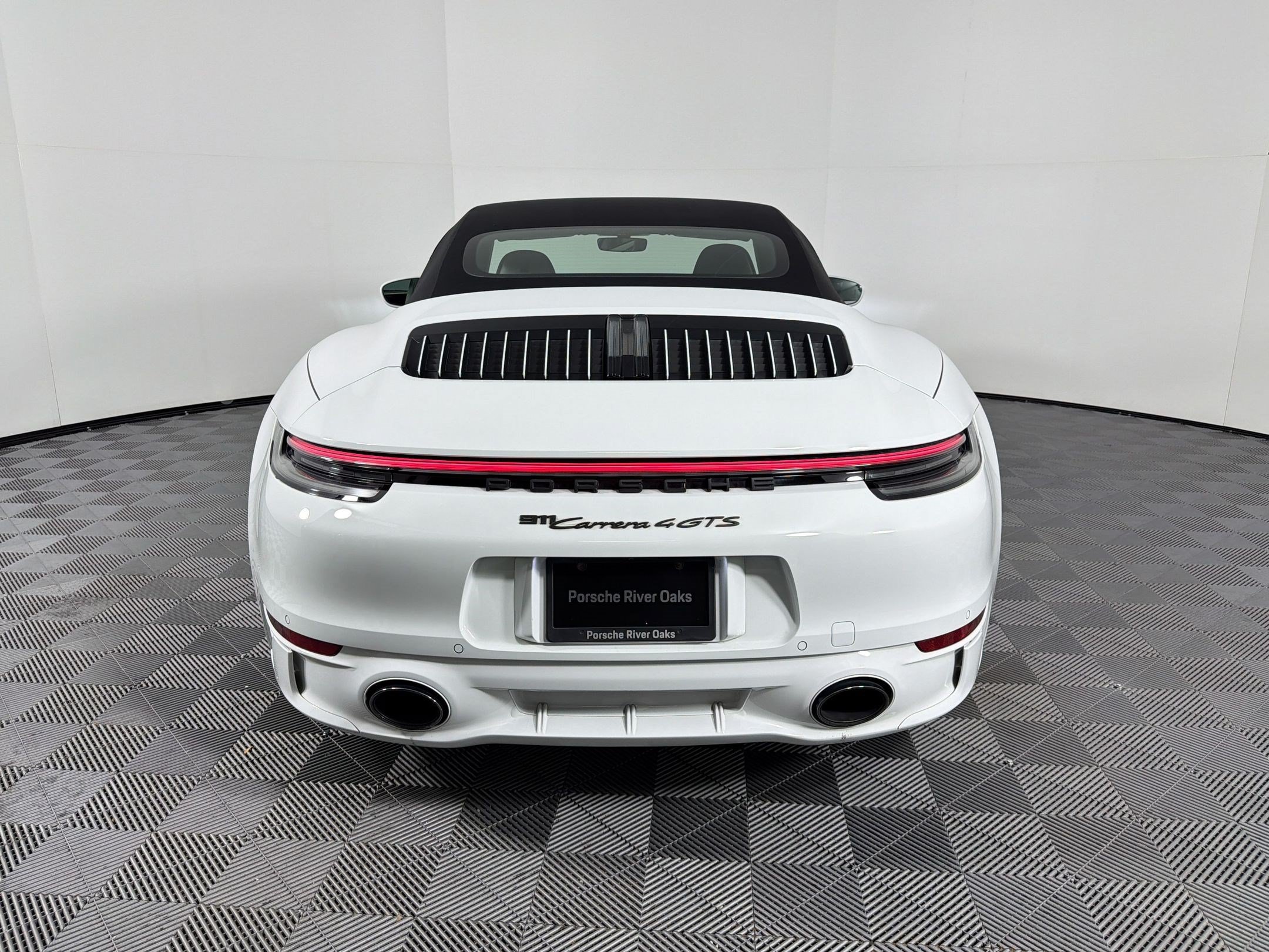 Certified 2022 Porsche 911 Carrera 4 GTS AWD/4WD image 32