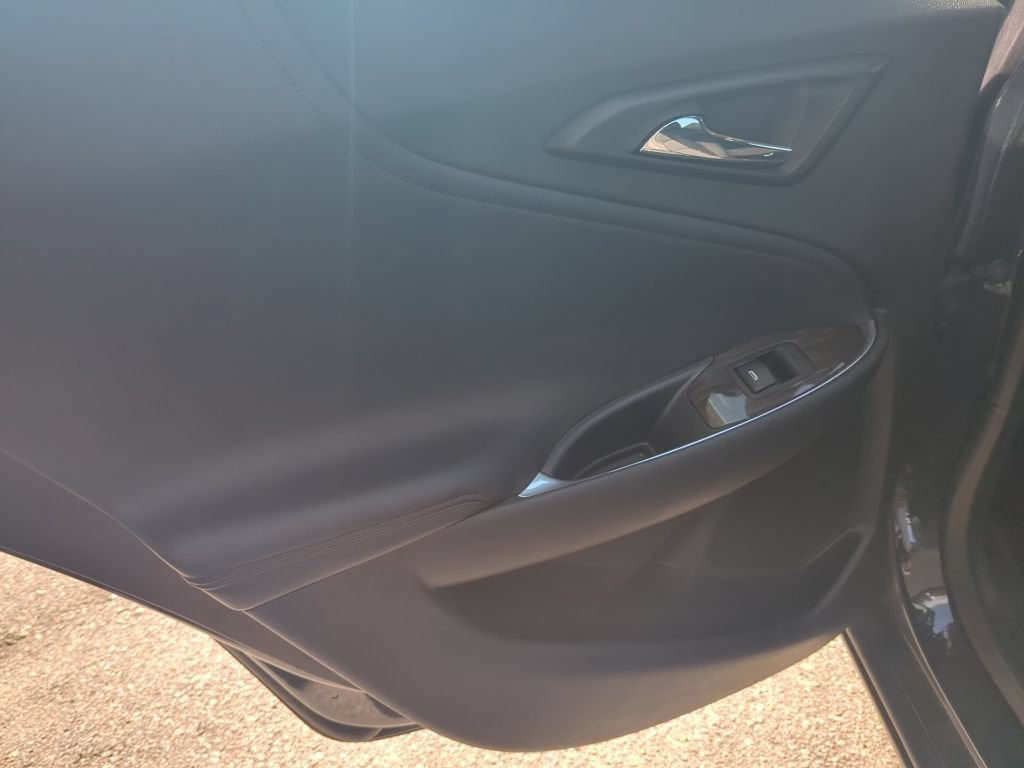Used 2023 Chevrolet Malibu LT w/ LPO, Floor Liner Package FWD image 17