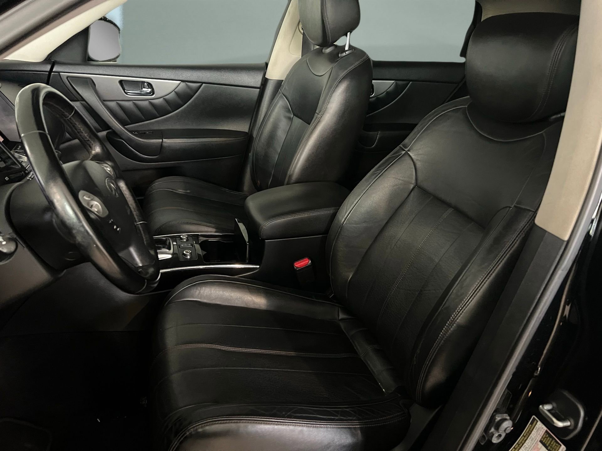 Used 2017 INFINITI QX70 2WD image 15