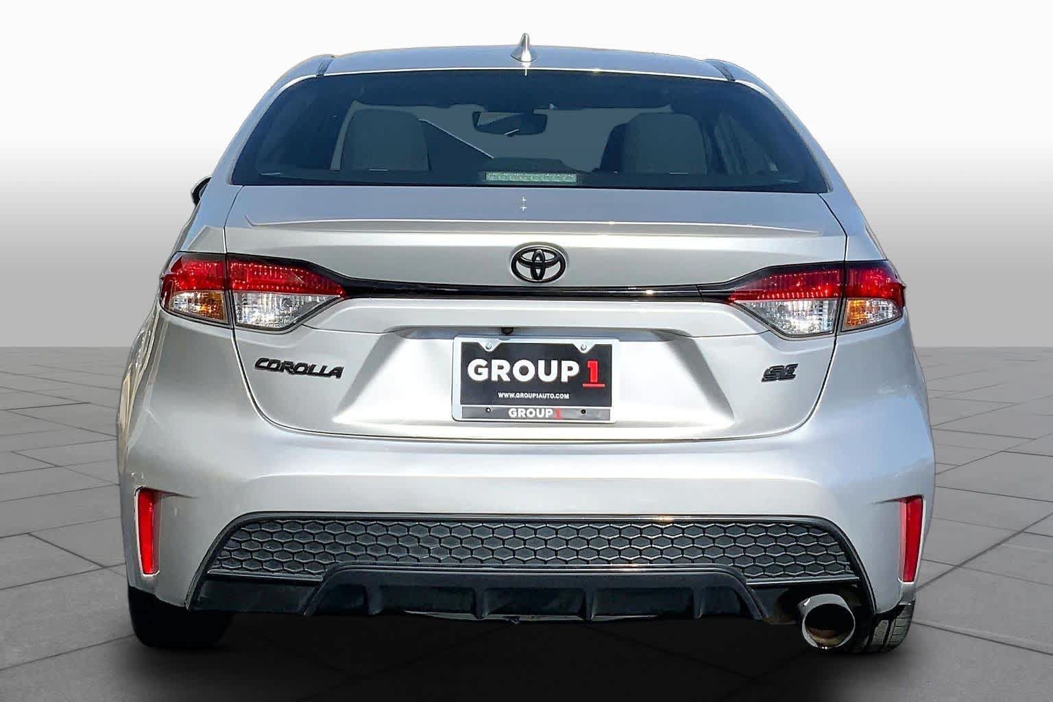 Used 2022 Toyota Corolla SE FWD image 5