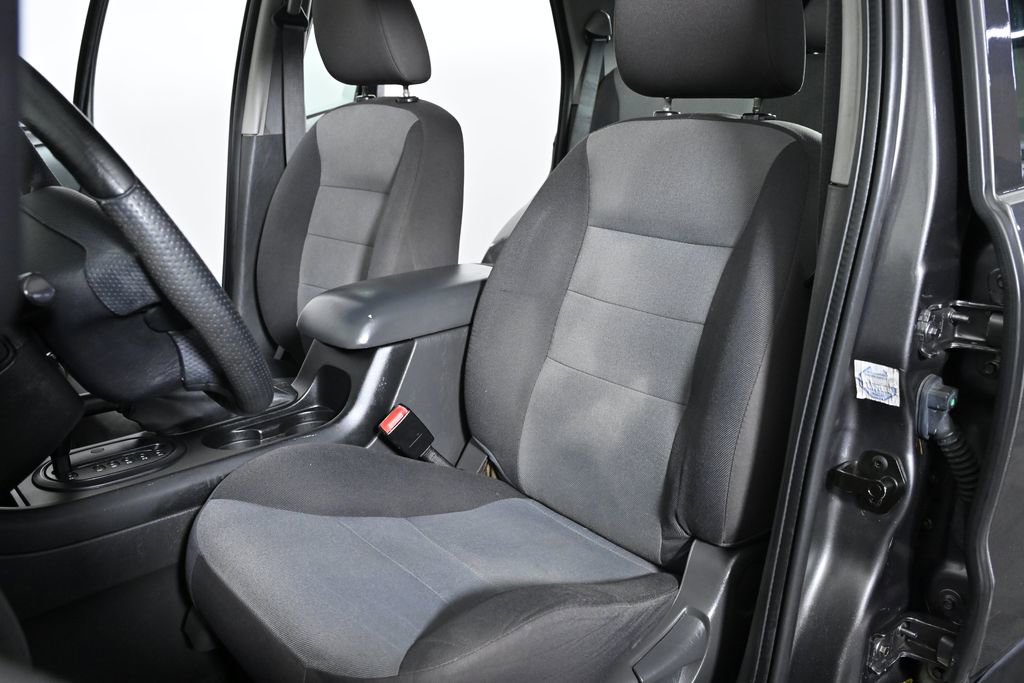 Used 2006 Ford Escape XLS image 17