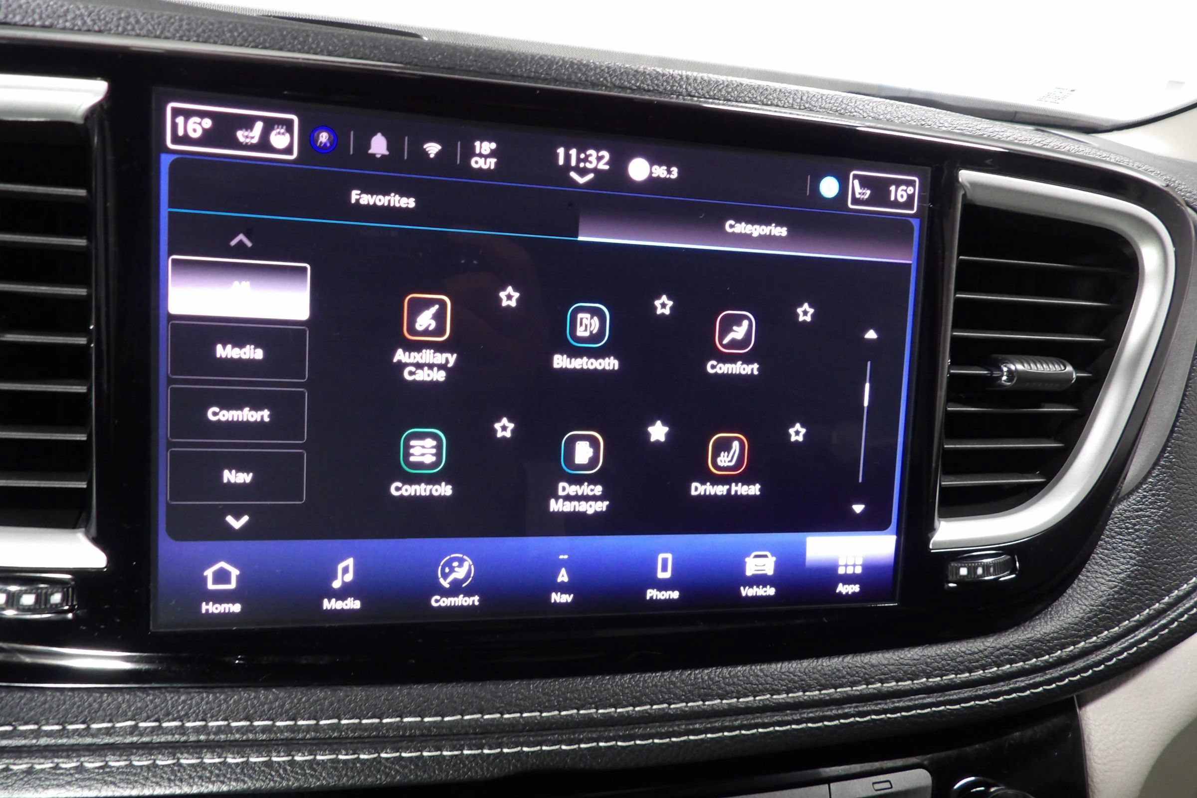 Used 2024 Chrysler Pacifica Limited FWD image 31