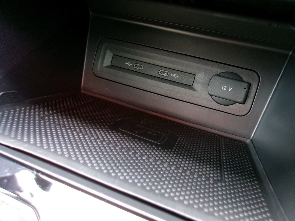 Used 2023 Volkswagen Atlas Cross Sport SE image 16