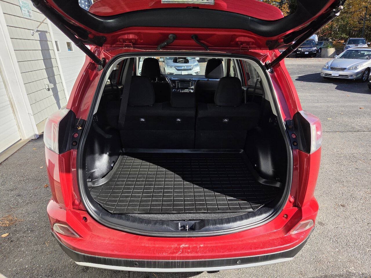 Used 2016 Toyota RAV4 XLE w/ Convenience Package AWD/4WD image 7