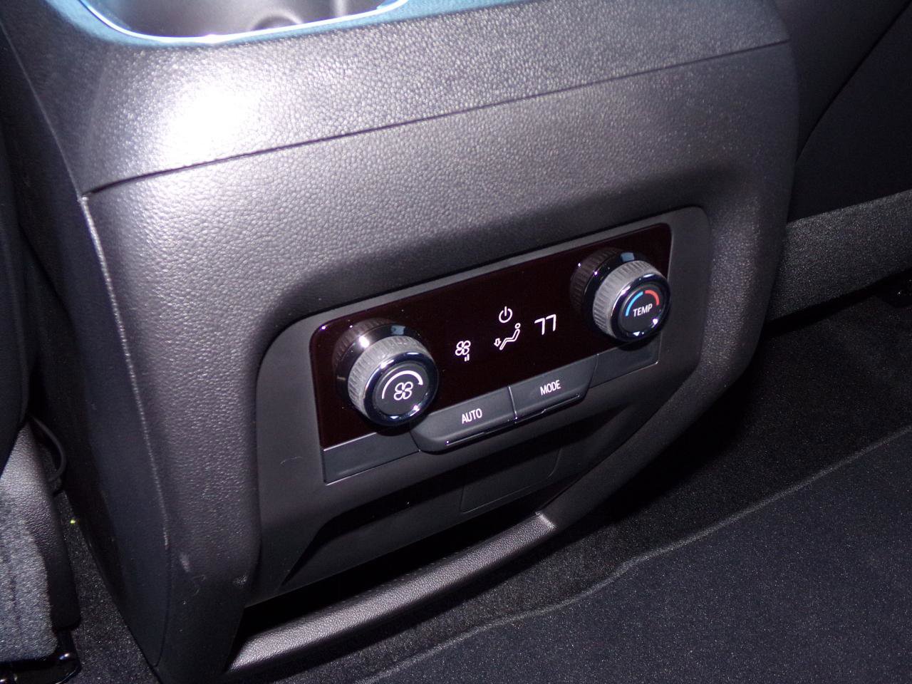 Used 2025 Chevrolet Traverse Z71 image 29