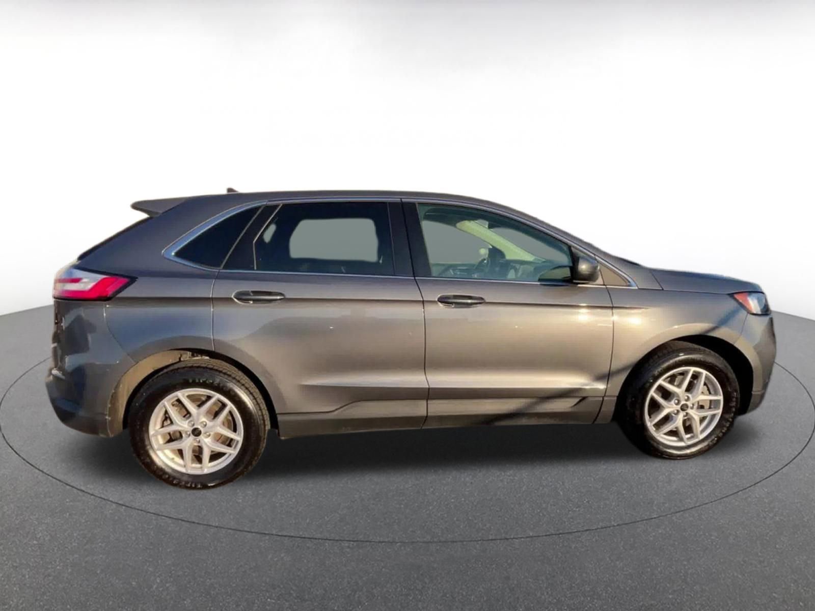 Used 2024 Ford Edge SEL image 16