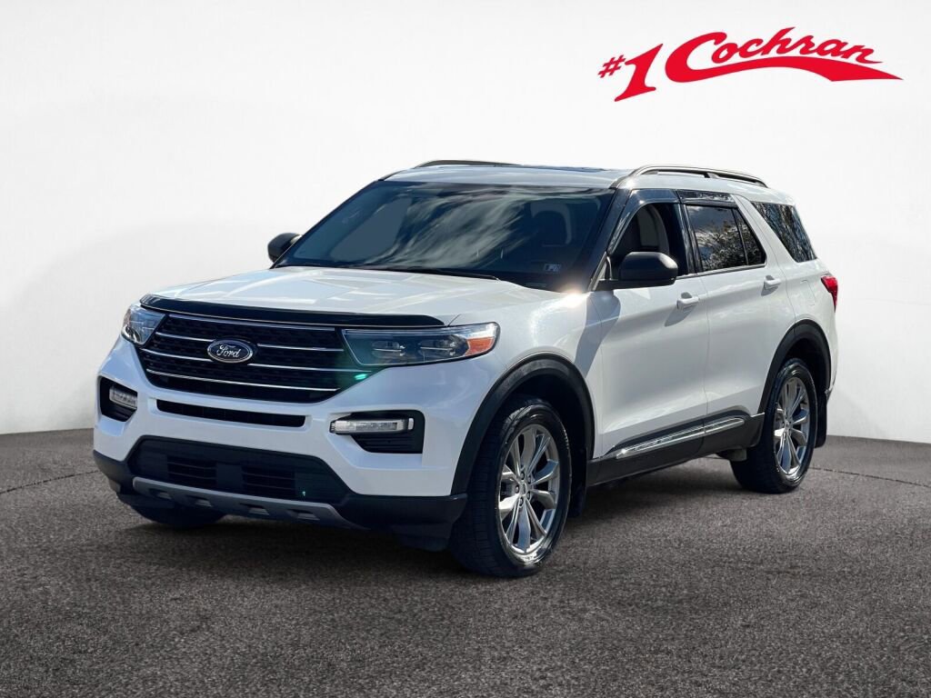 Used 2022 Ford Explorer XLT w/ Equipment Group 202A image 3