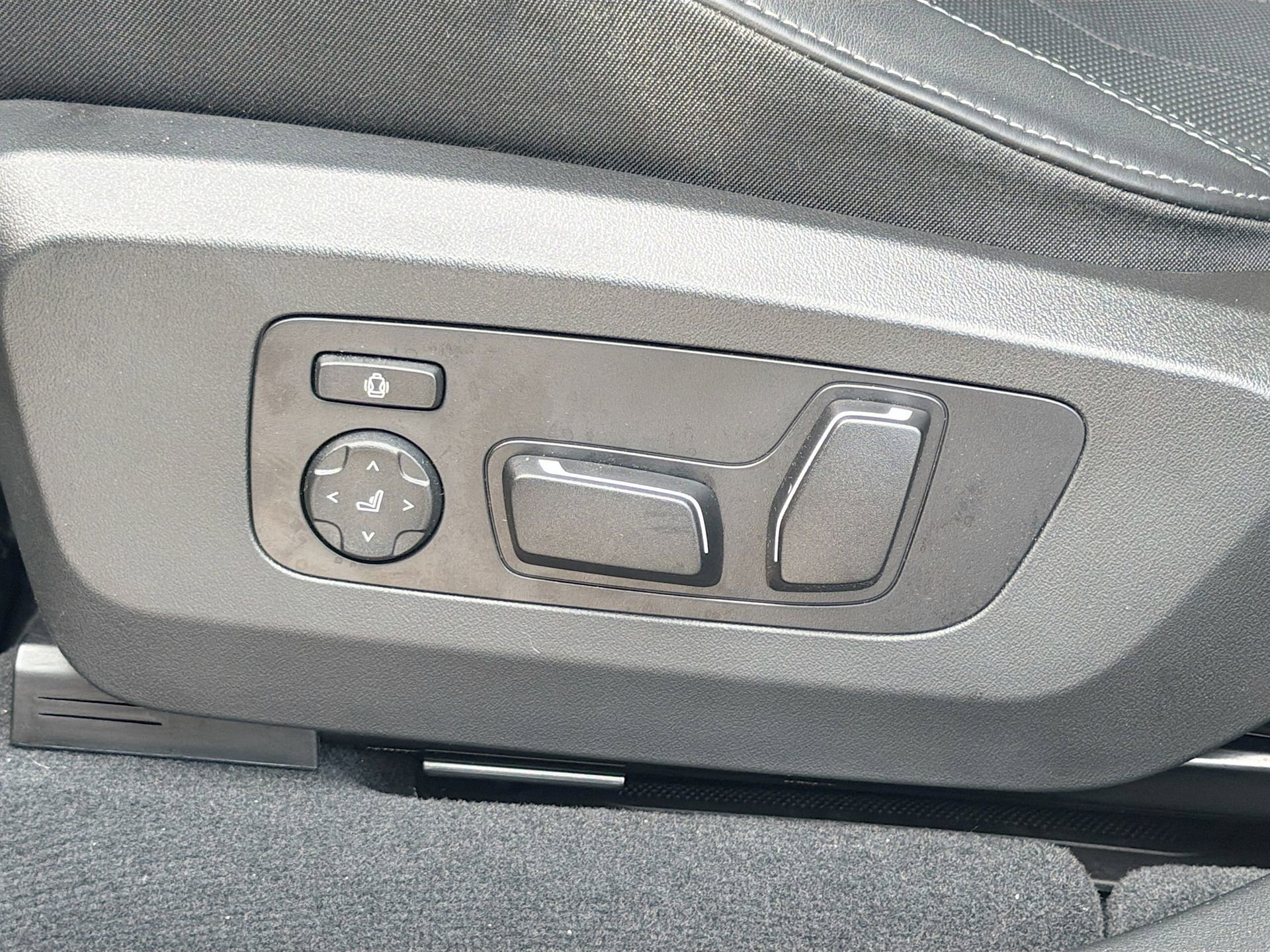 Used 2025 BMW X3 xDrive30i w/ Premium Package image 25