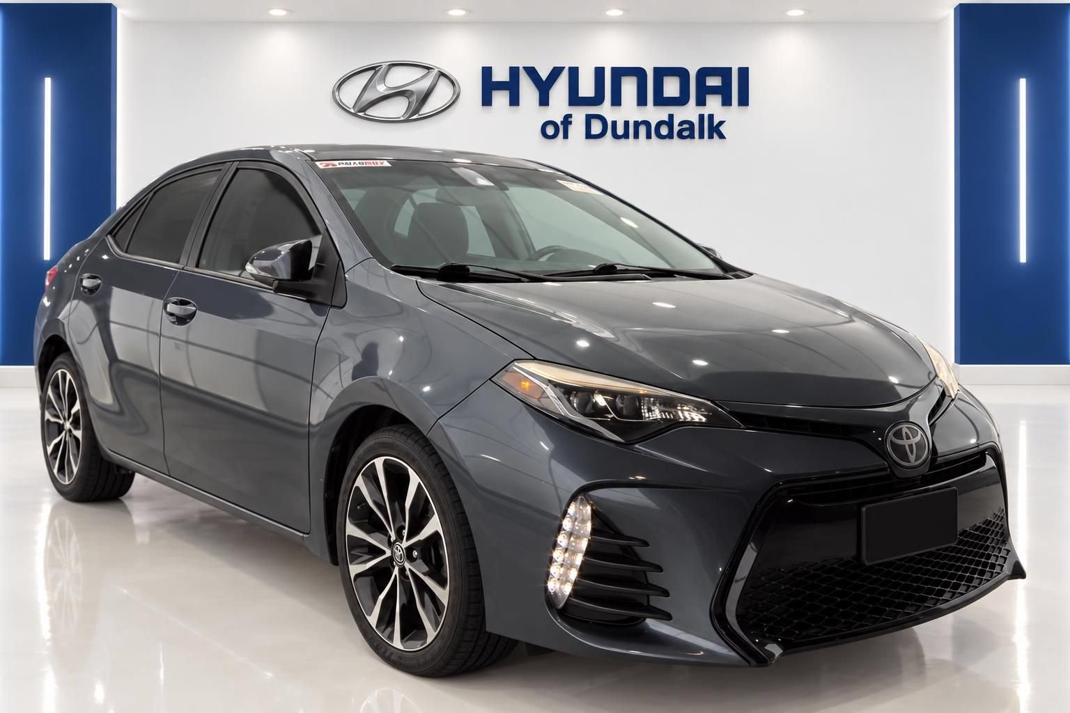 Used 2019 Toyota Corolla SE FWD image 3