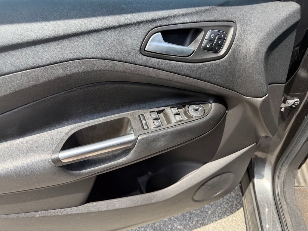 Used 2017 Ford Escape Titanium FWD image 21