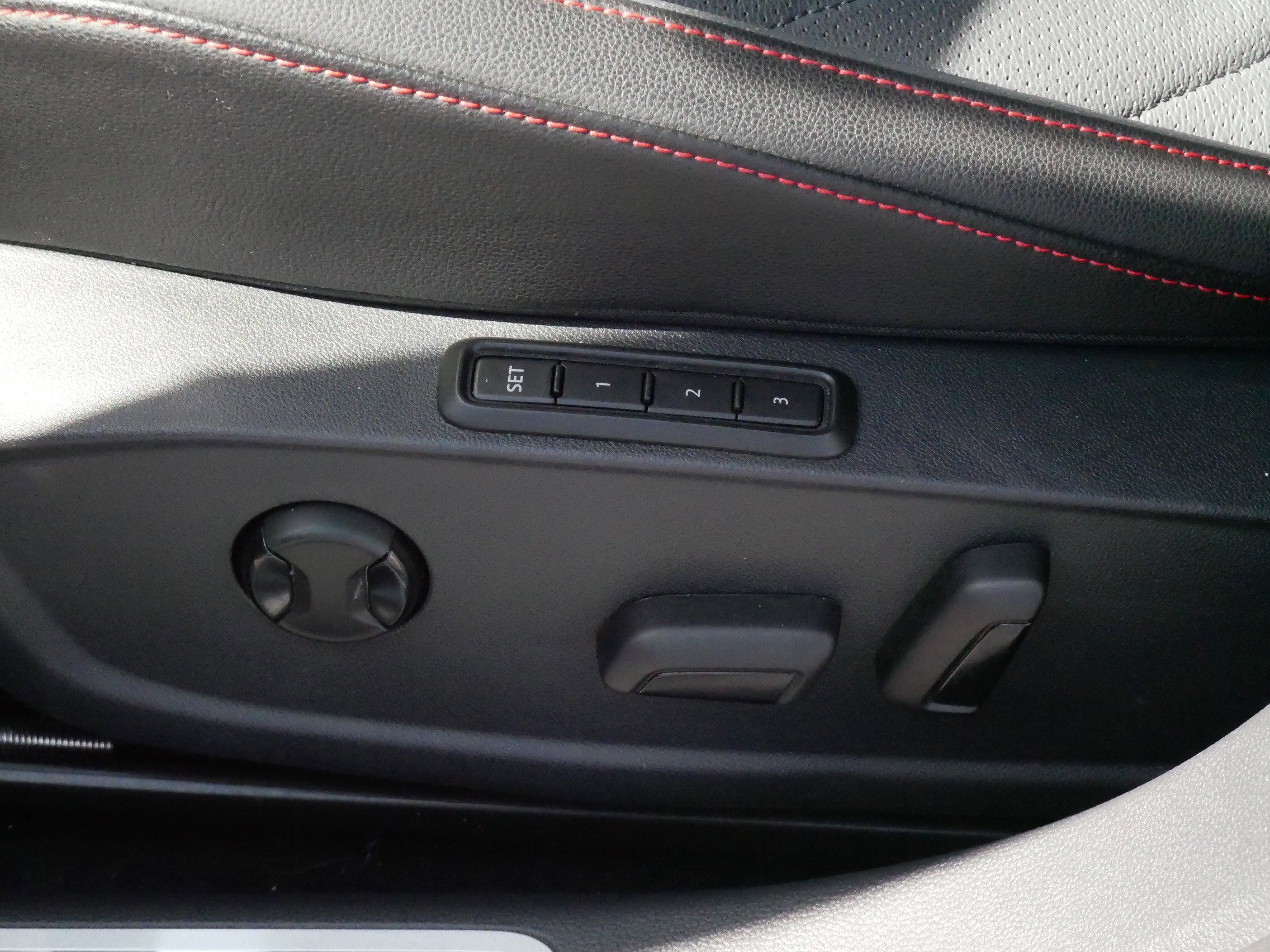 Used 2025 Volkswagen Jetta GLI Autobahn FWD image 20