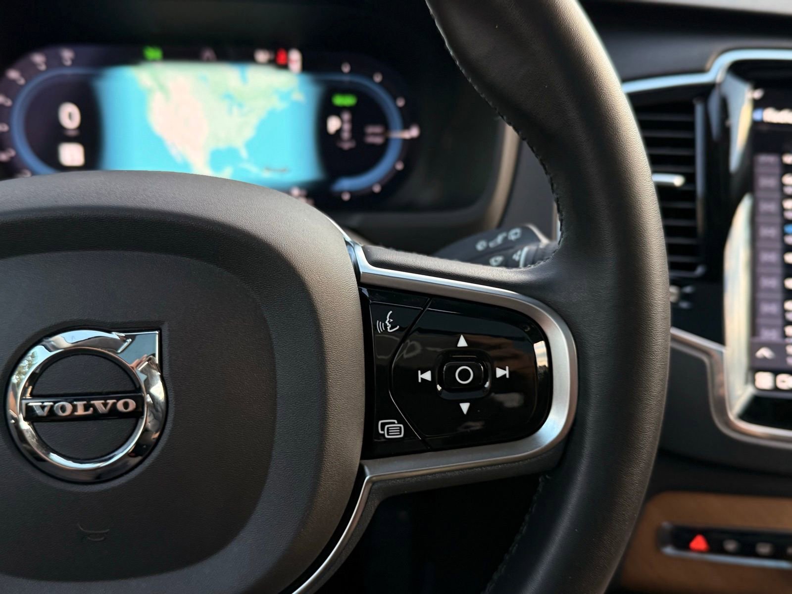 Used 2023 Volvo XC90 T8 Plus image 51