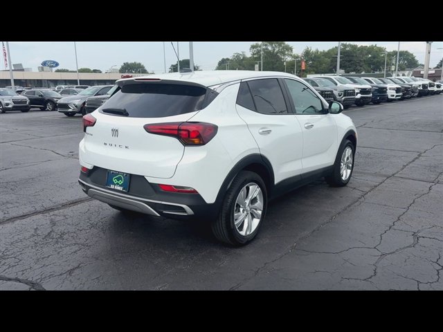 Certified 2024 Buick Encore GX Preferred w/ Comfort Package FWD image 8