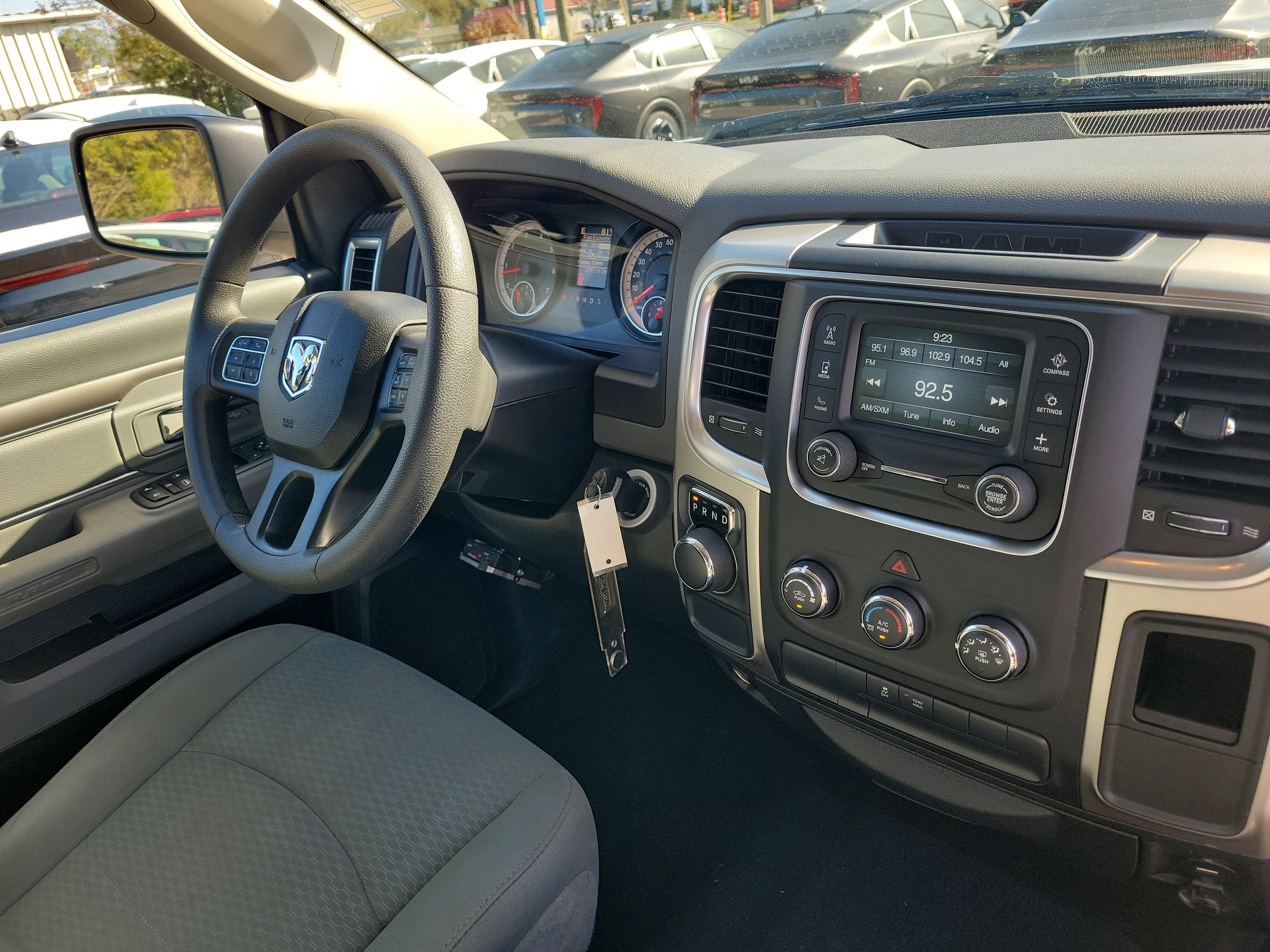 Used 2019 RAM 1500 Classic SLT image 8