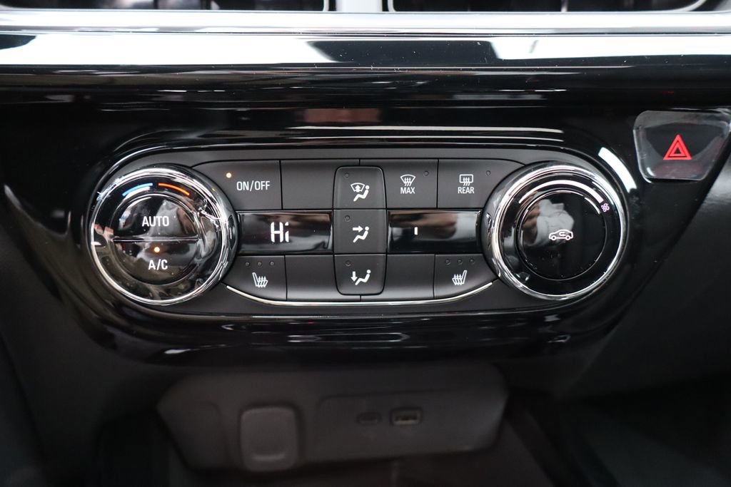 New 2026 Chevrolet Trax RS w/ Sunroof Package image 19